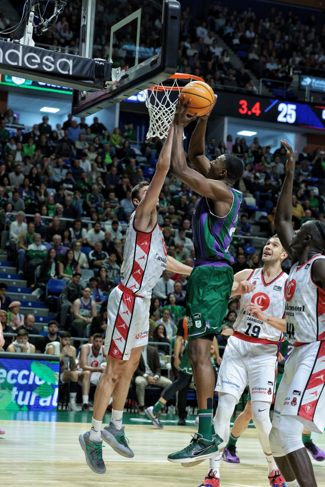 Las mejores imágenes del Unicaja-Casademont Zaragoza