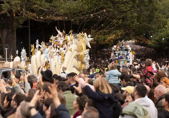 Encuesta: ¿prefieres que la Cabalgata de Reyes de Málaga se celebre por la mañana o por la tarde?