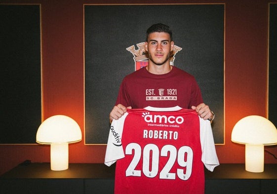 Roberto, en su presentación con el Braga, con el que tiene un acuerdo hasta 2029.