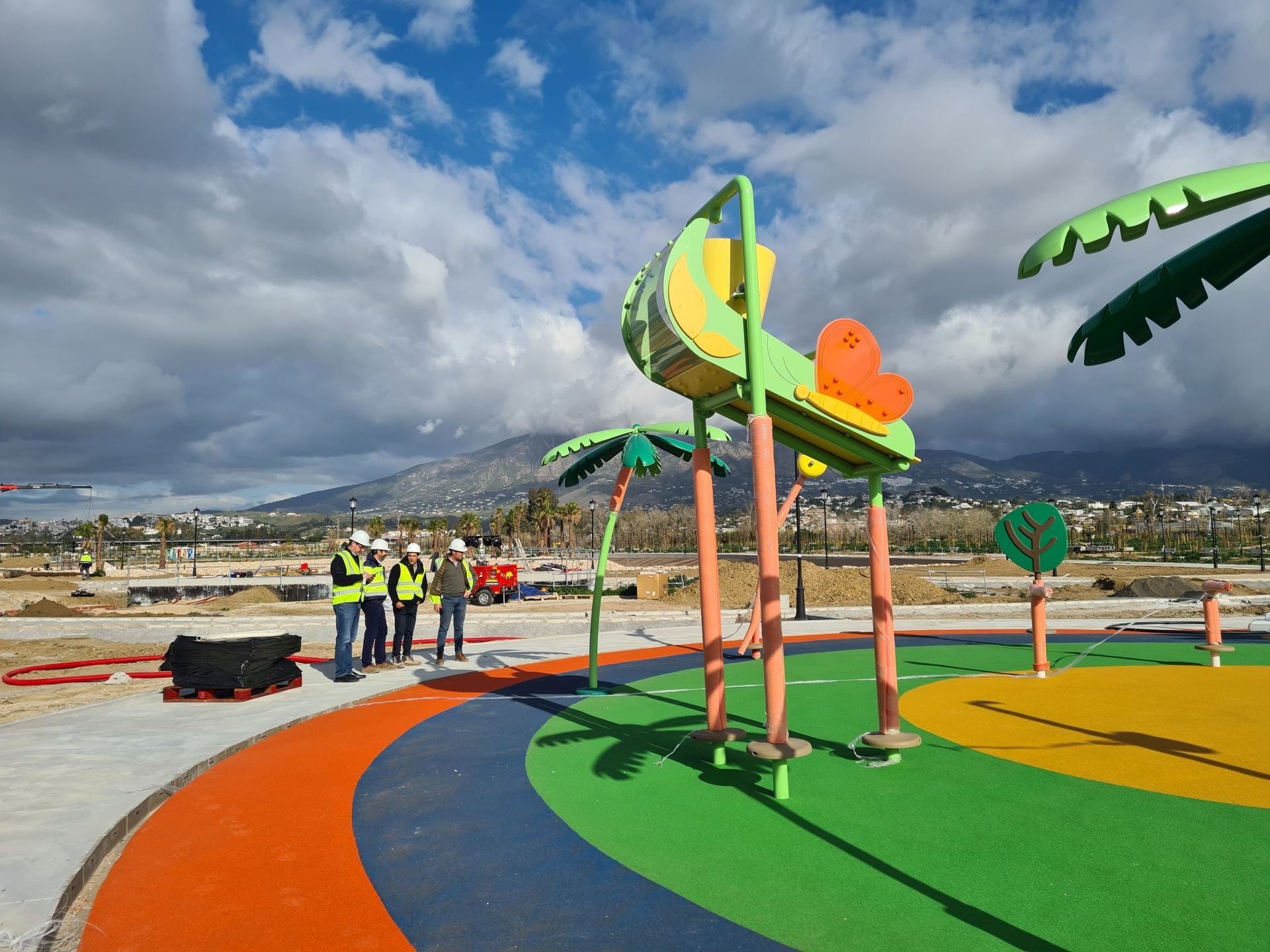 Los preparativos del Gran Parque de Mijas, en imágenes