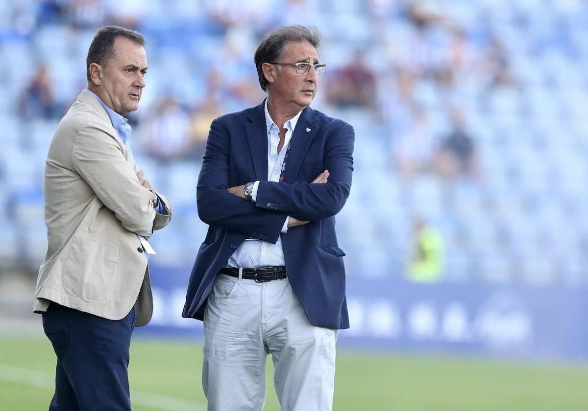 José María Muñoz y Loren Juarros, antes de un partido del Málaga.