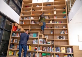 La nueva biblioteca de ocho plantas fue inaugurada en noviembre.