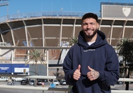 El defensa malaguista Dani Sánchez, en la terraza de Diario SUR, frente al estadio La Rosaleda.