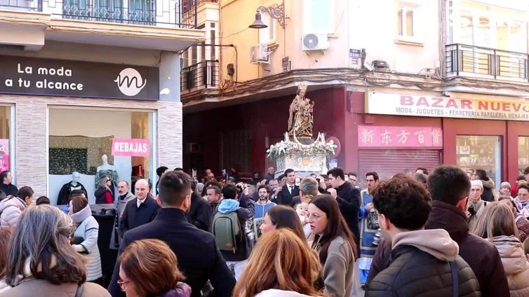 Así fue la peregrinación de la Virgen de la Victoria a la parroquia de San Pablo y su encuentro con el Señor de Málaga