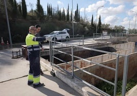 El concejal de de Medio Ambiente de Archidona, Pablo Garrido, en el punto limpio.
