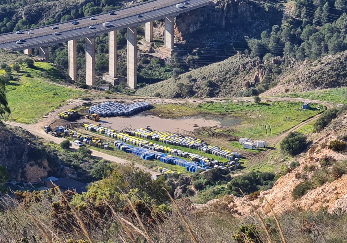 Vista del lugar donde se encuentran los contenedores.