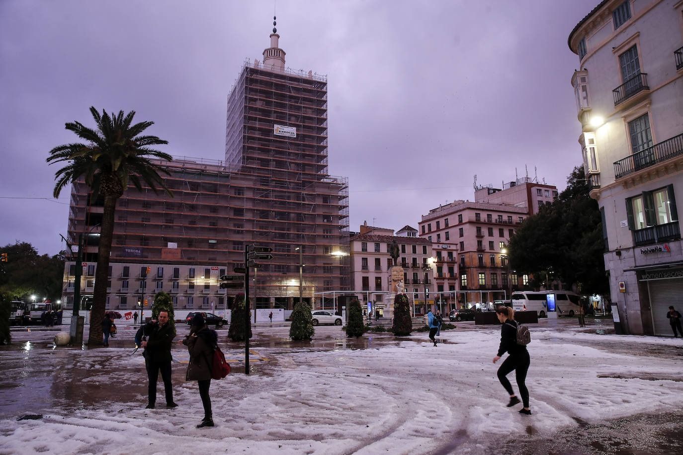 Cinco años de la histórica granizada que pintó de blanco las calles del Centro de Málaga