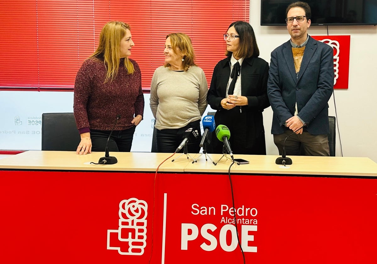 La portavoz socialista en Marbella, Isabel Pérez, ha presentado una de las mociones que irán al próximo pleno.