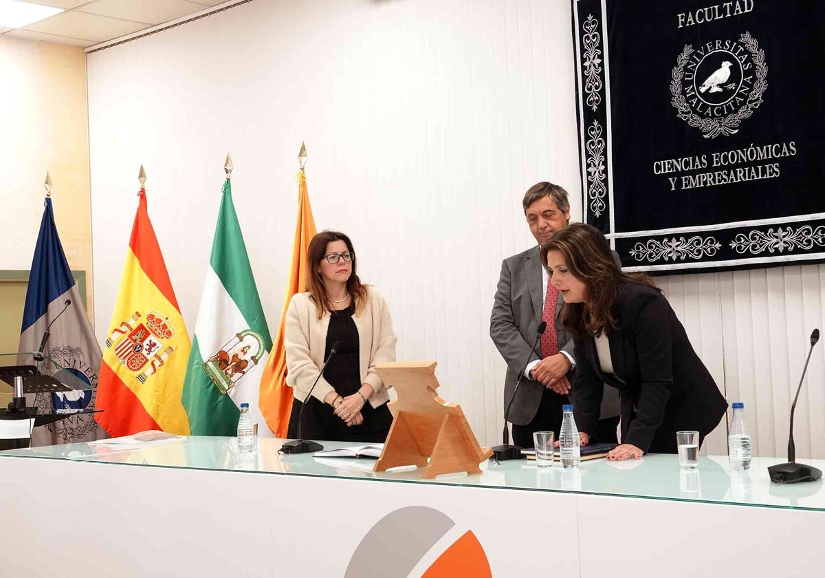 Ana Cisneros, durante su toma de posesión.