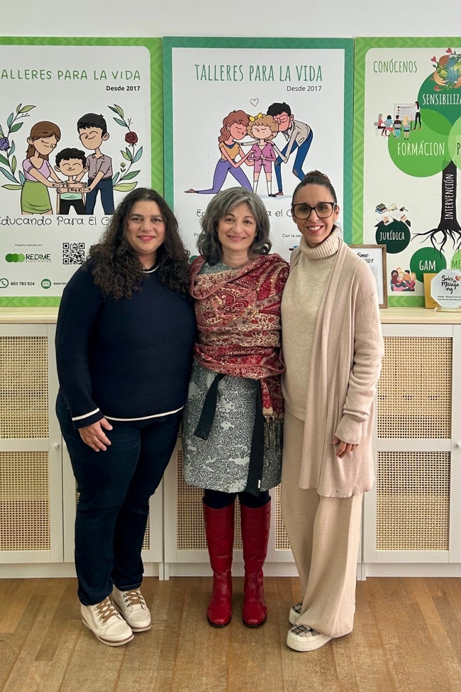 Luisa María Gómez, Miriam Joy y Macarena Fernández.