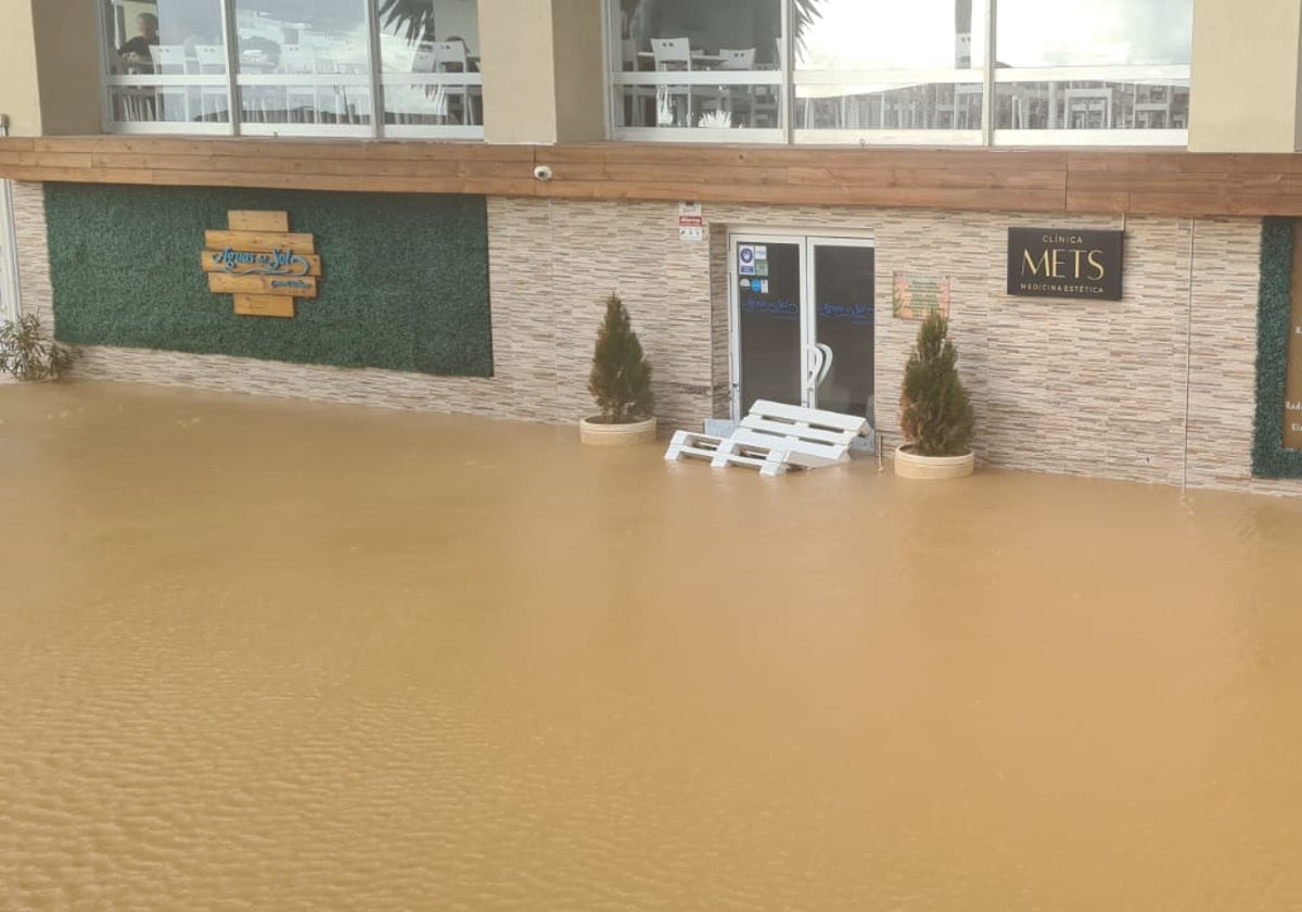 Un bajo inundado en La Carihuela.