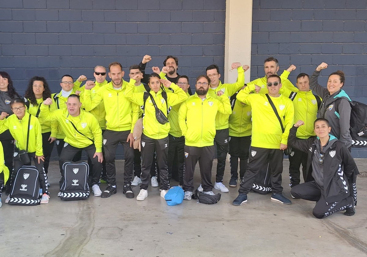 Miembros del Málaga Genuine, antes de poner rumbo a Valencia para disputar la segunda fase de La Liga.