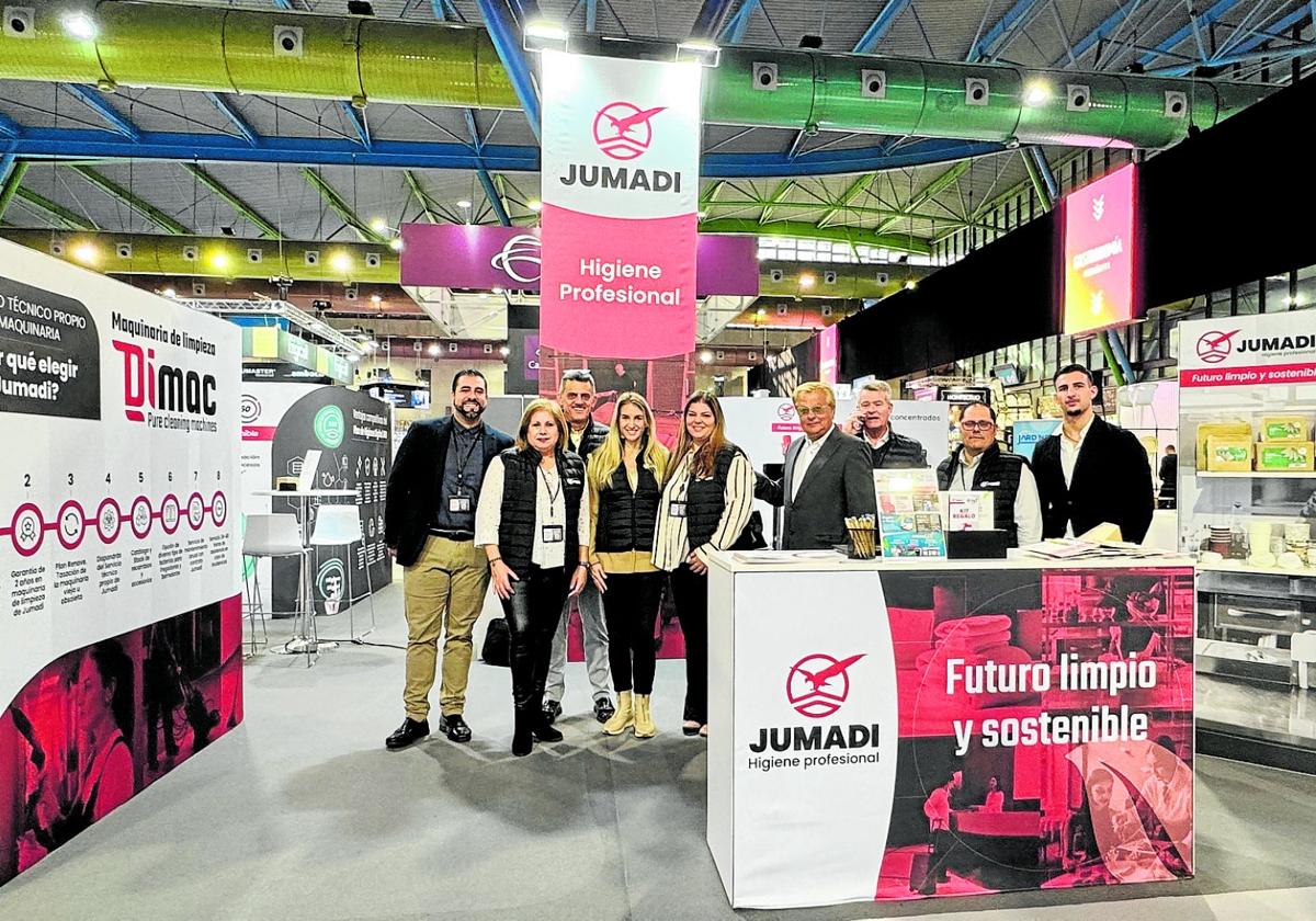 El equipo de Jumadi en el stand del grupo durante la edición de este año del Salón de la Innovación en Hostelería H&T.