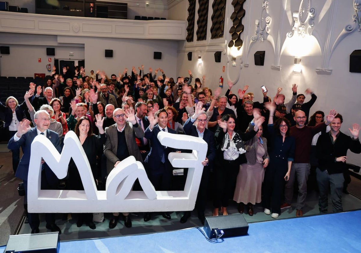 Organizadores, artistas y creadores, en la foto de familia de la edición 2025 del MaF.