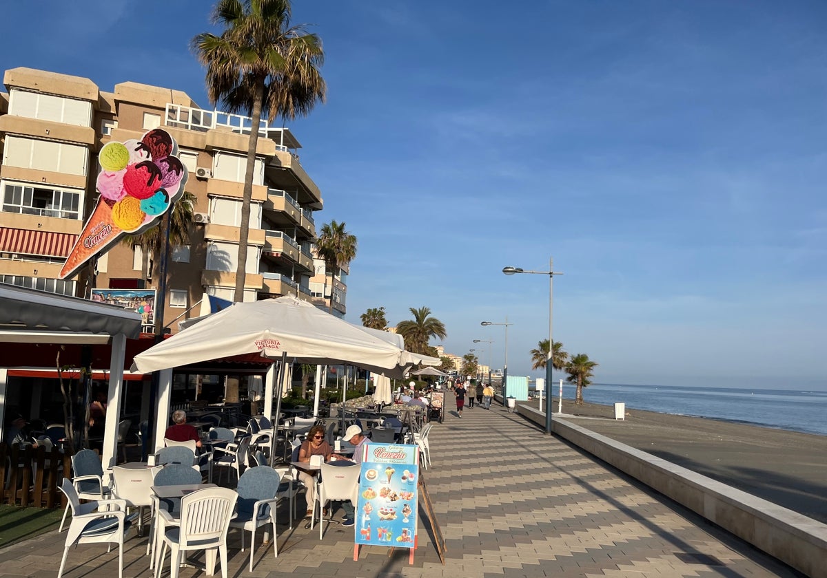 Imagen del paseo marítimo de Ferrara en Torrox-Costa.