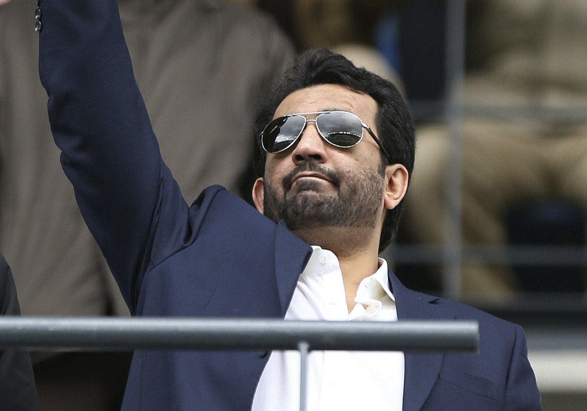 Abdullah Al-Thani, hace años en el palco de La Rosaleda.