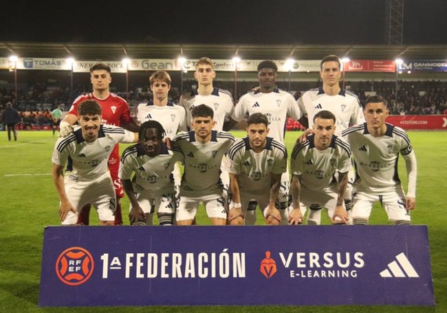 El once inicial del Marbella en Yecla.