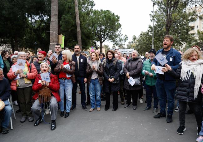 Algunos de los políticos asistentes a la protesta.