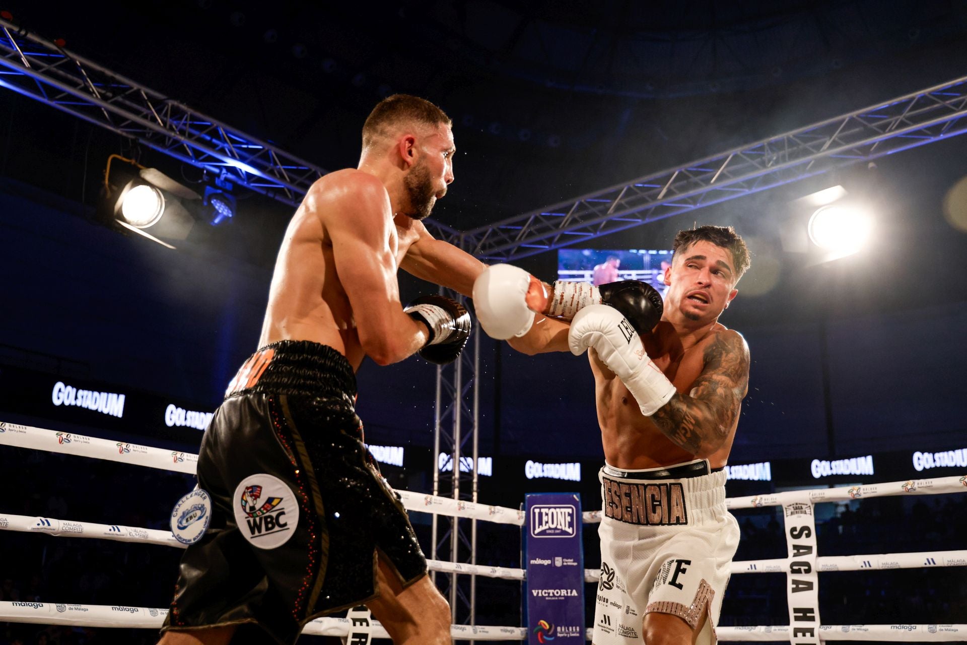 Samuel Molina se impone al galo Sandy Messaoud en una velada histórica