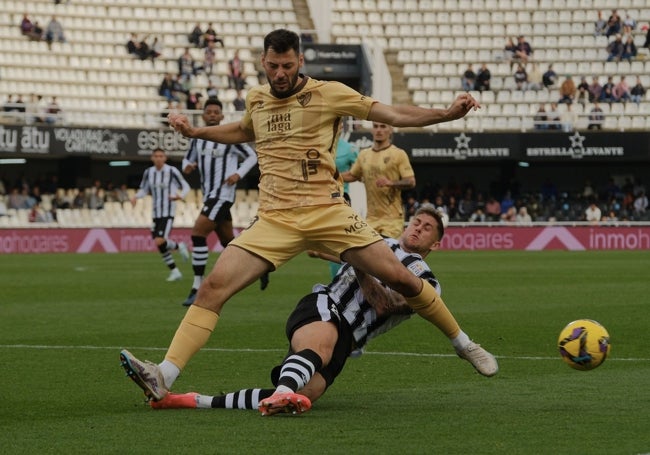 Baturina, en acción en el duelo en Cartagonova el sábado.