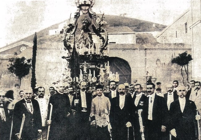 Procesión de la Patrona en 1913.