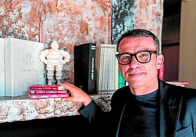 Granda, con una de las figuras Michelin