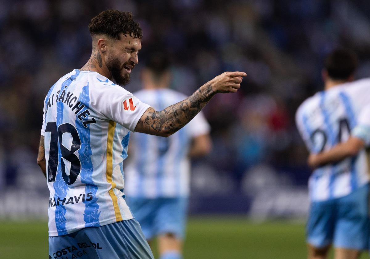 Directo | Dani Sánchez da los tres puntos al Málaga ante el Tenerife (1-0)