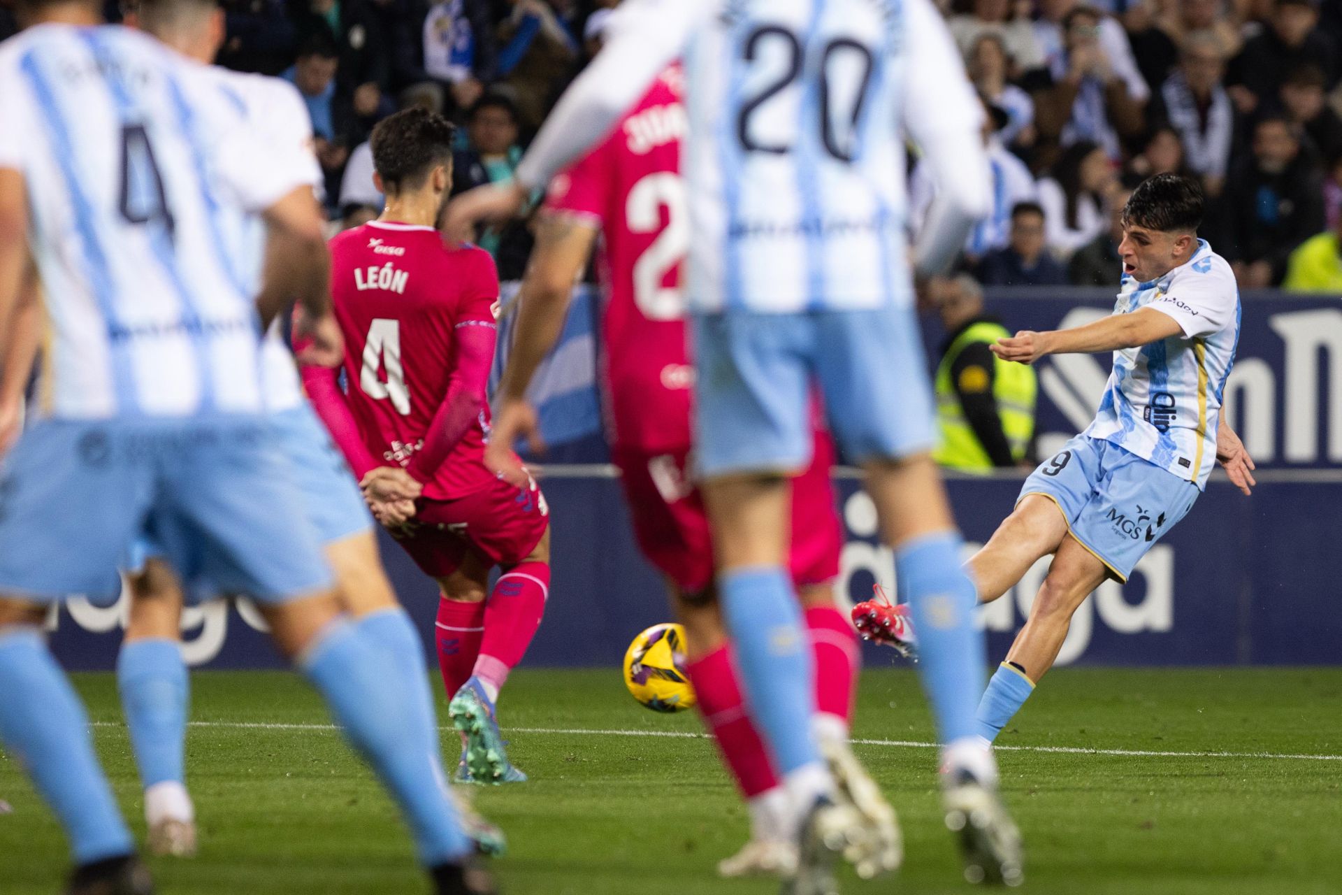 El Málaga-Tenerife, en imágenes