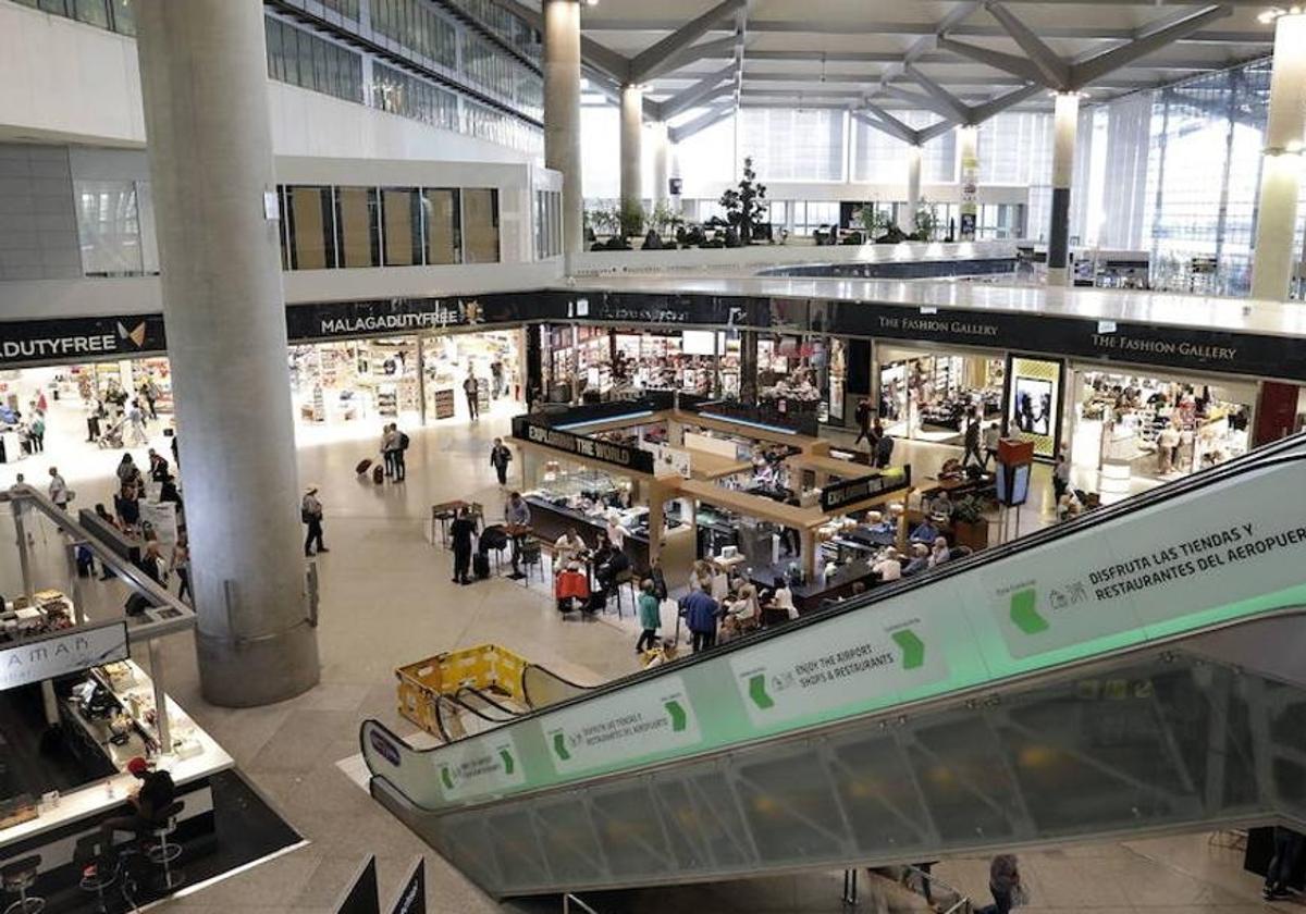 Desviado un avión que venía a Málaga por un dron en el aeropuerto de Sevilla