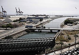 Desembocadura del Guadalmedina, donde irá el nuevo puente.