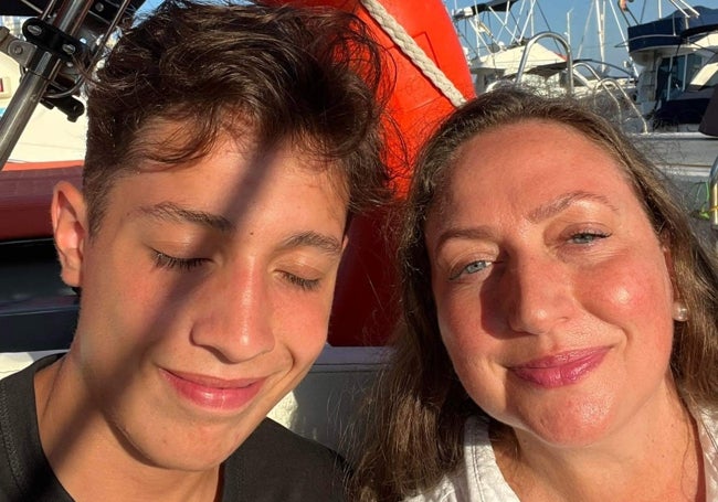 Kyle, con su madre en Fuengirola.