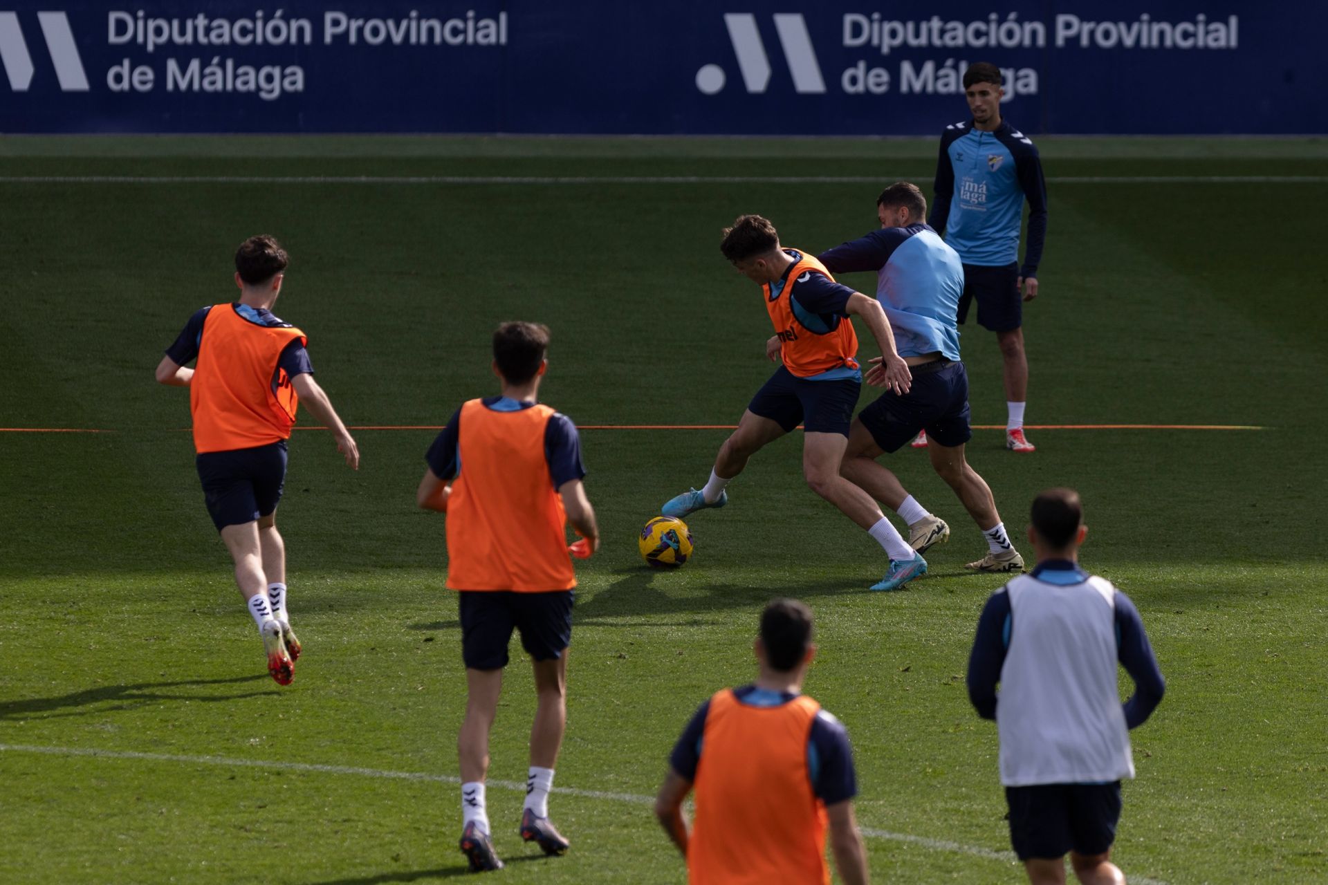 El entrenamiento del Málaga de puertas abiertas, en imágenes