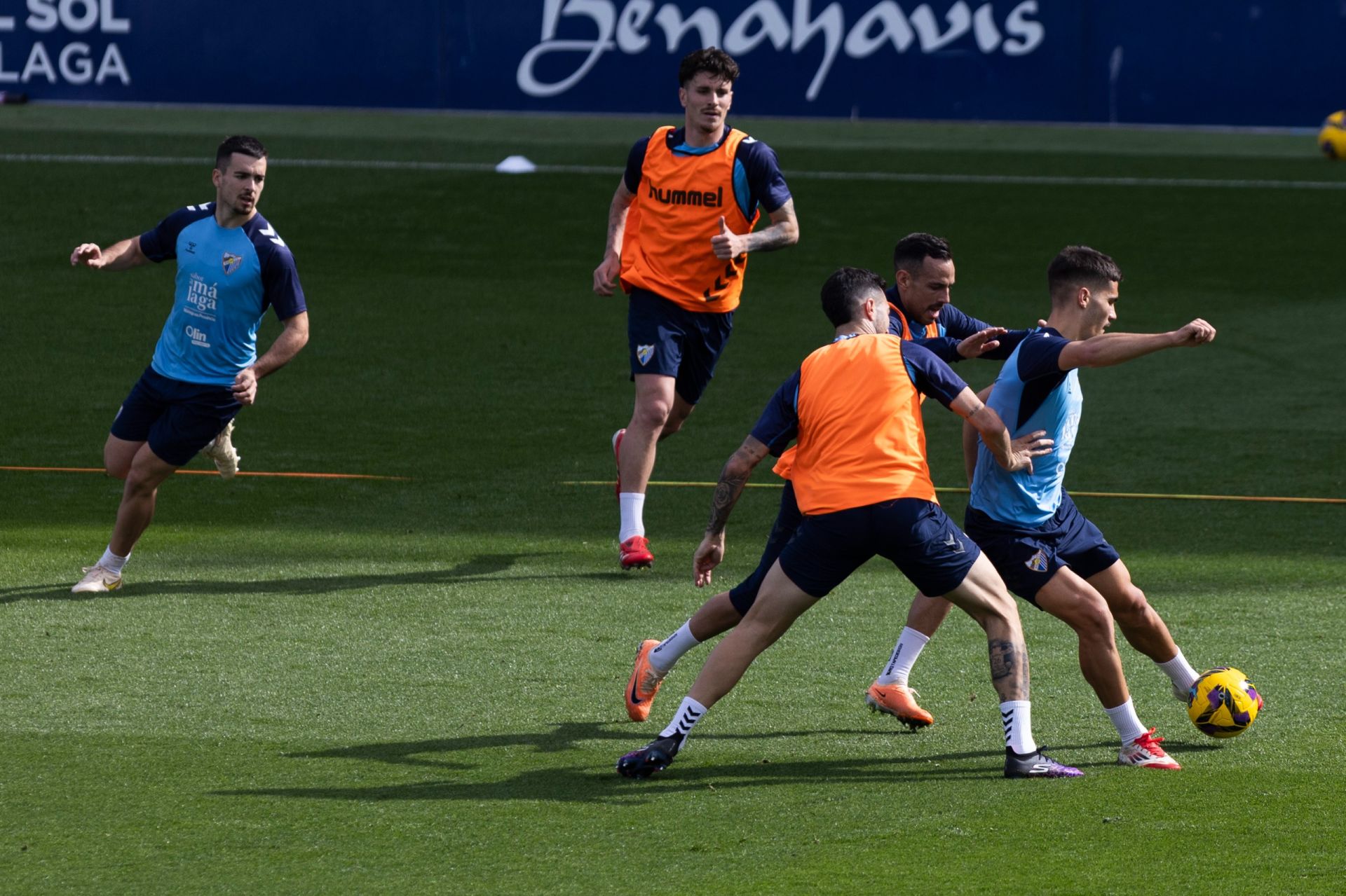 El entrenamiento del Málaga de puertas abiertas, en imágenes