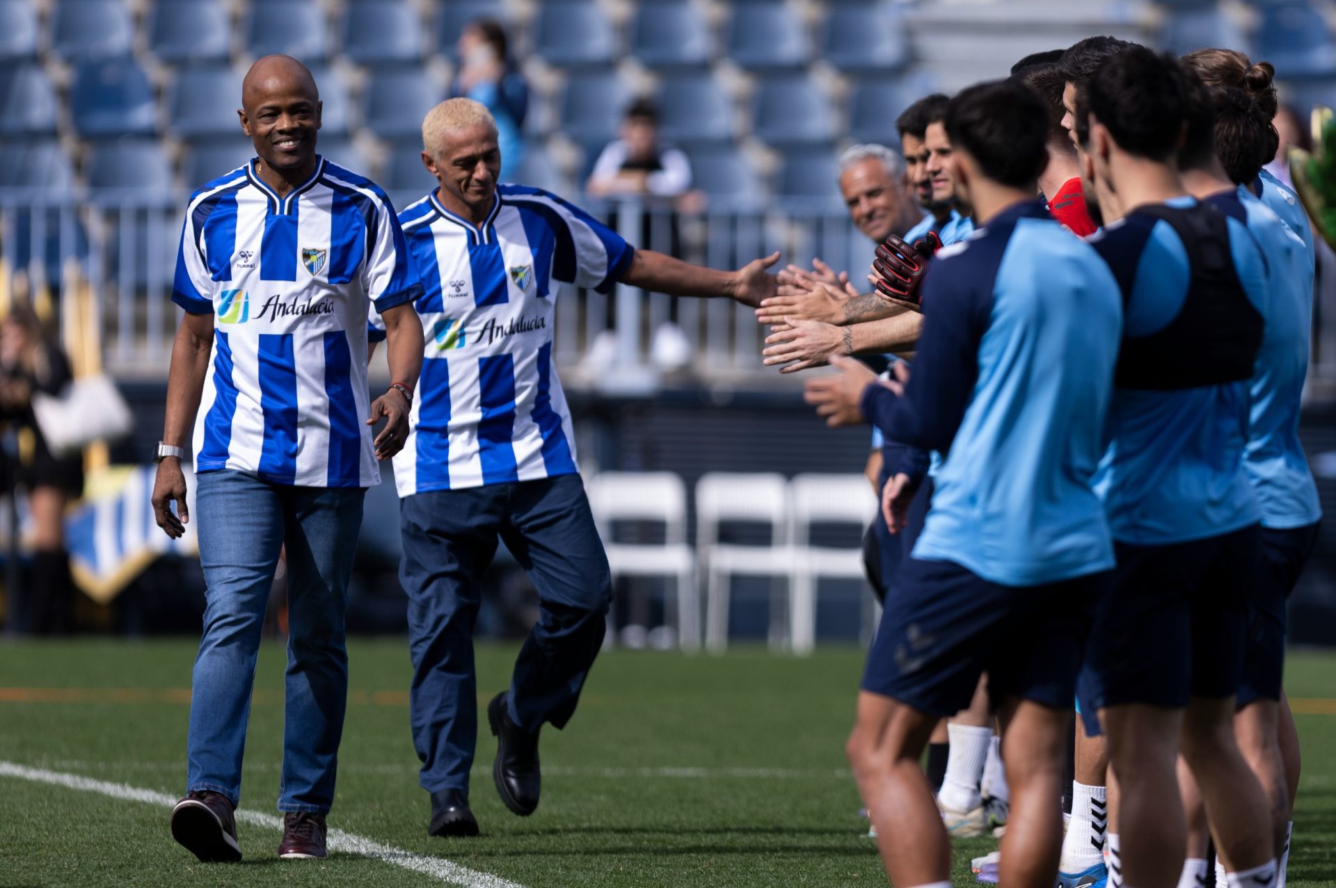 El entrenamiento del Málaga de puertas abiertas, en imágenes