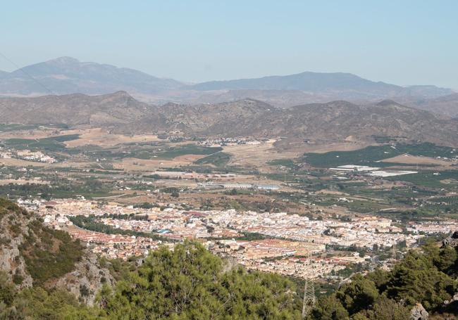 Vista de Alhaurín de la Torre y parte del Valle del Guadalhorce desde el Jabalcuza