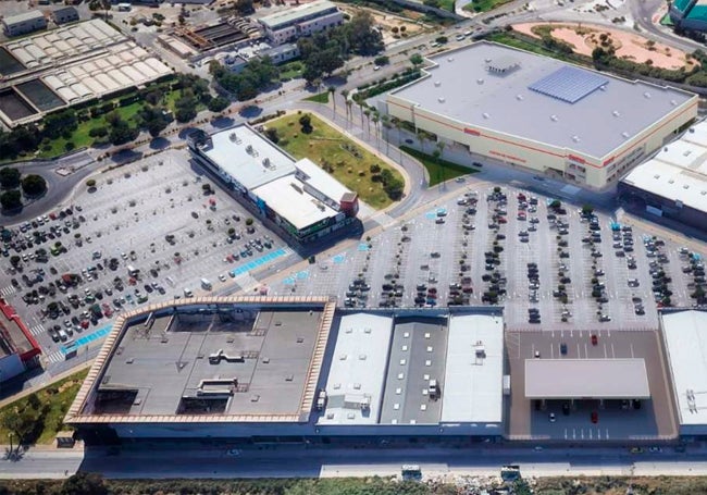 Recreación del centro Málaga Nostrum con la tienda Costco y las nuevas salas de cine.