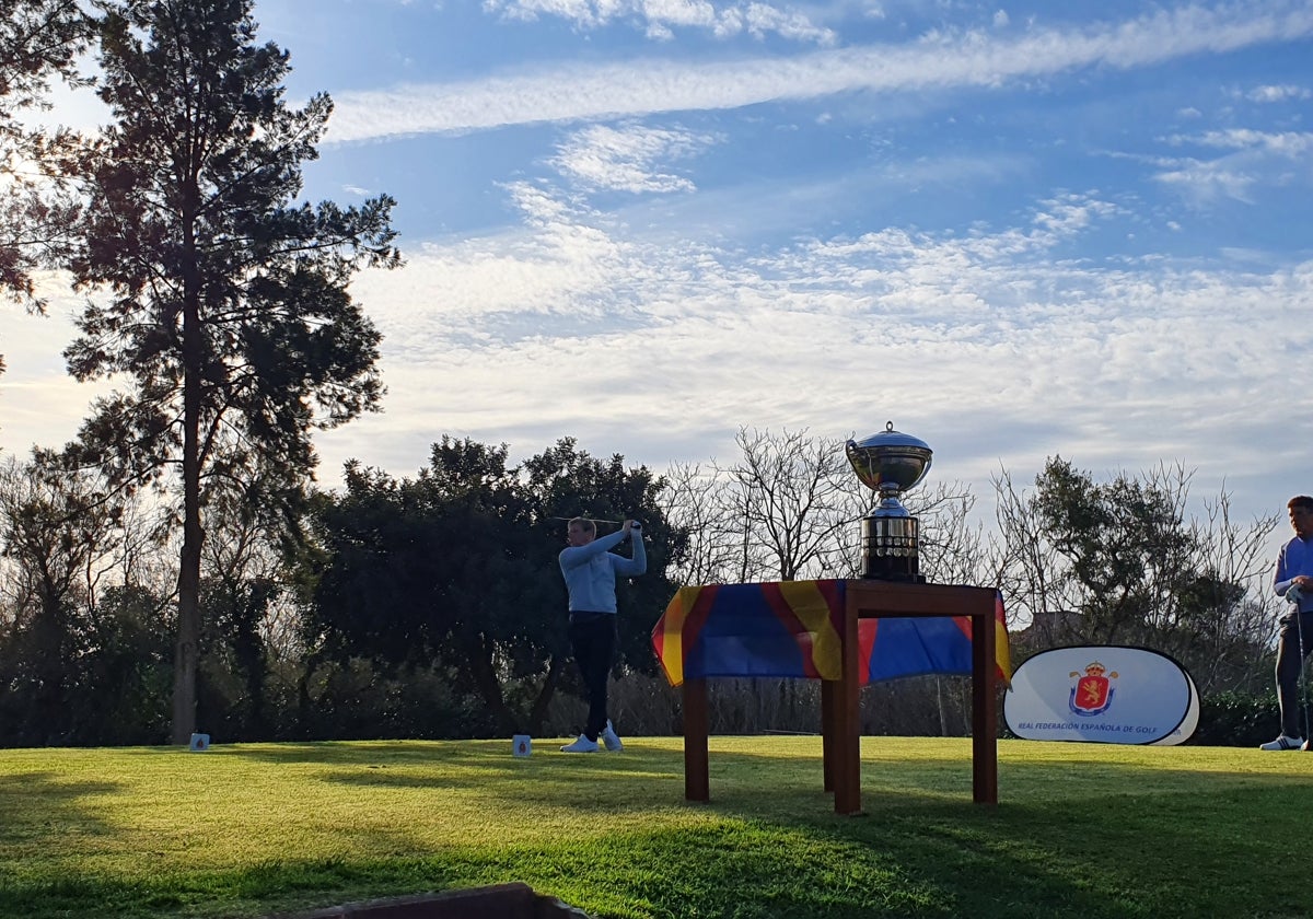 Jorge Sánchez, a octavos de final de la Copa del Rey de golf en Málaga