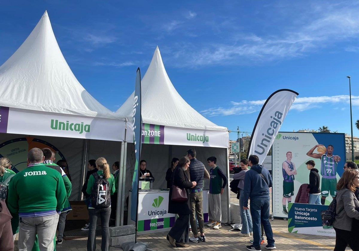 La lluvia ha llevado al Unicaja a suspender las actividades en el exterior del pabellón.