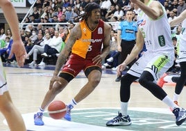 Tyrone Wallace, durante el partido contra el Yukatel Merkezefendi.