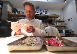 Emi Schobert, en la cocina del local de la calle Strachan.