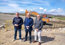 David Vilches, Jesús Carlos Pérez Atencia y Jesús María Claros, en la zona.