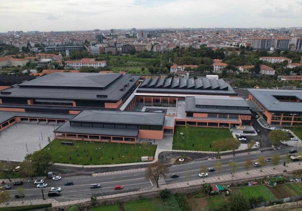 Imagen exterior del nuevo Centro de Desarrollo de Baloncesto de la Federación de Turquía.