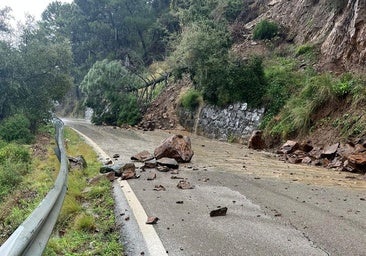 Dos carreteras siguen cortadas este martes en Málaga tras la Dana