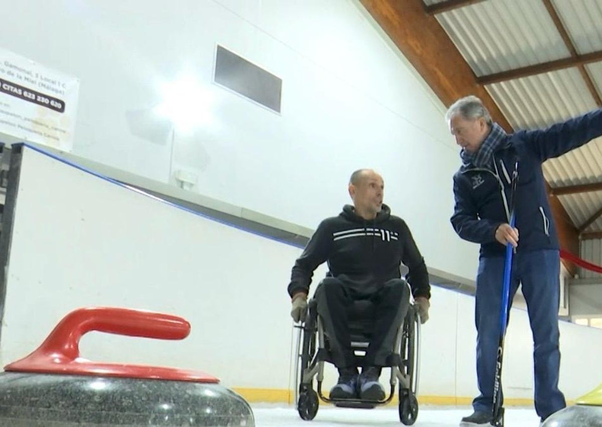 Imagen secundaria 1 - En busca de jugadores para conformar un inédito equipo de curling en silla de ruedas