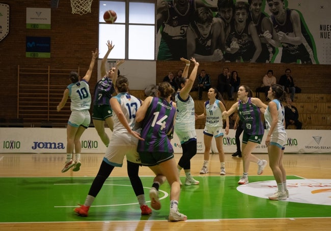 Partido amistoso del equipo de la UMA contra el Unicaja Junior.