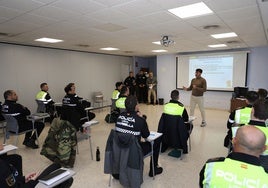 Imagen del curso impartido a la policía local.