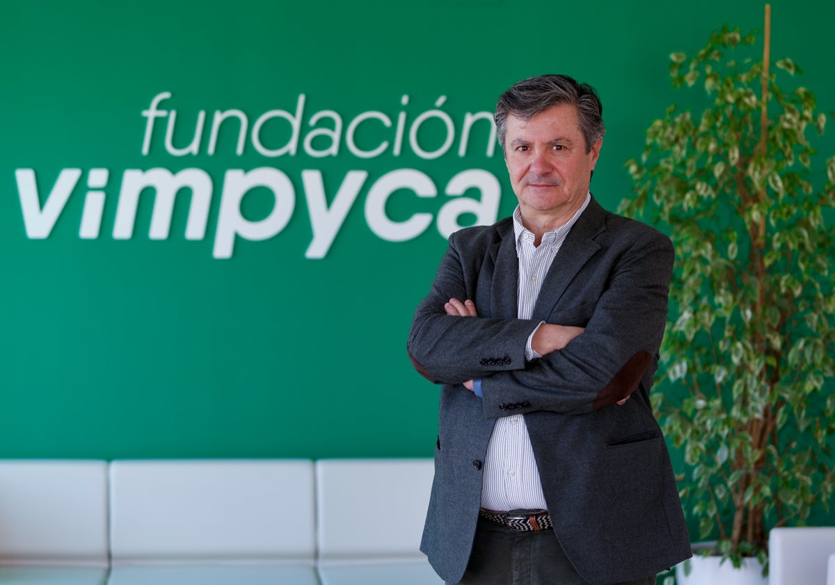 Luis Sánchez en la oficina de la Fundación Vimpyca en Distrito Zeta.