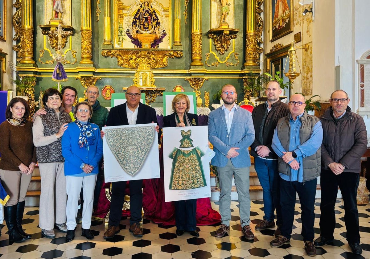 Acto de presentación del diseño que tendrá la nueva vestimenta de la patrona de Vélez-Málaga.