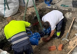 Montaje de válvulas en la avenida de la Constitución.