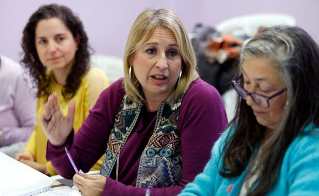 Anabel Santos, de la Asociación de Mujeres Feminista Puntos Subversivos, María José Prados, de Comisiones Obreras, y Rocío López, presidenta de Fórum de Política Feminista de Málaga.